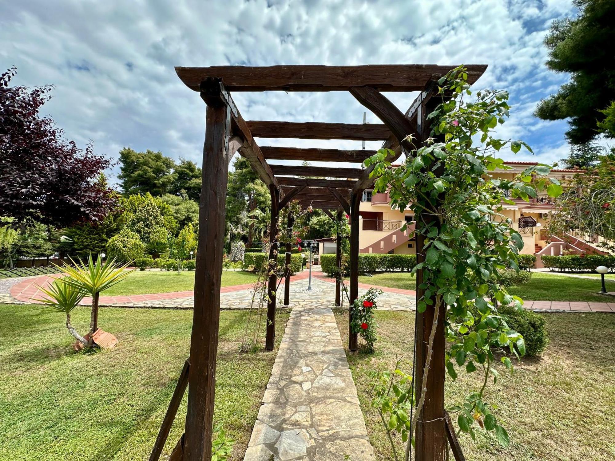 Agrili Apartments & Rooms Elia Nikitis Exterior foto
